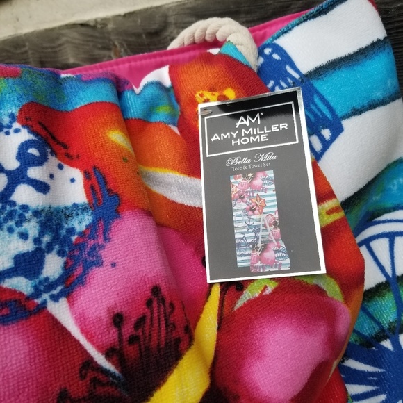 AMY MILLER BEACH TOWEL AND BAG - Picture 6 of 6
